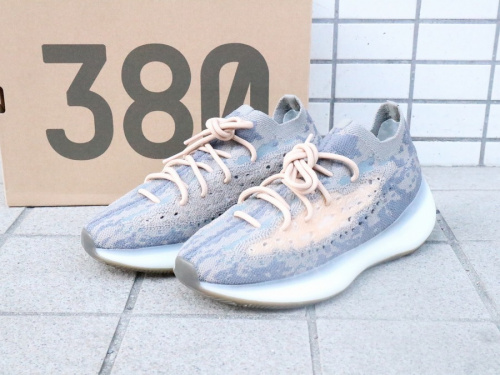 スニーカーのadidas