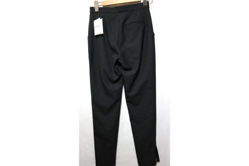 バレンシアガのサイドジップテーパードパンツ