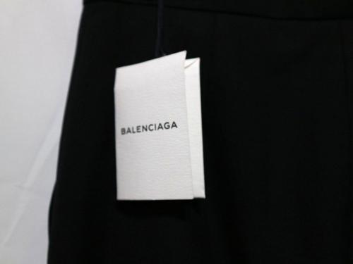 サイドジップテーパードパンツのトレファクスタイル江古田店