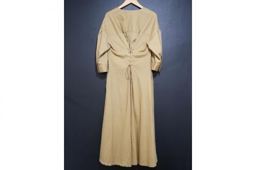 ザ ヴァージニアのバッグレースアップワンピース