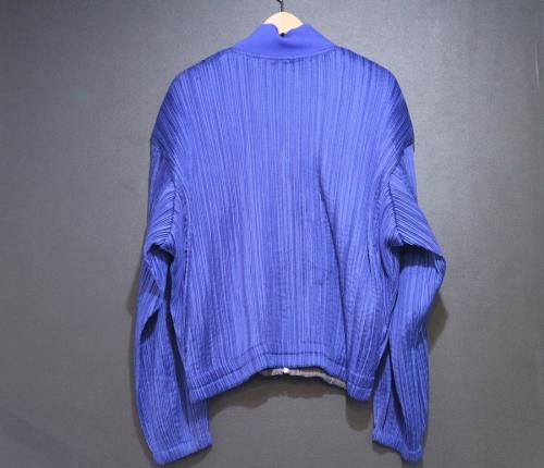 イッセイミヤケメンのプリーツボンバージャケット