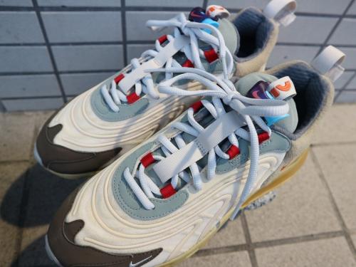 AIR MAX 270のTRAVIS SCOT