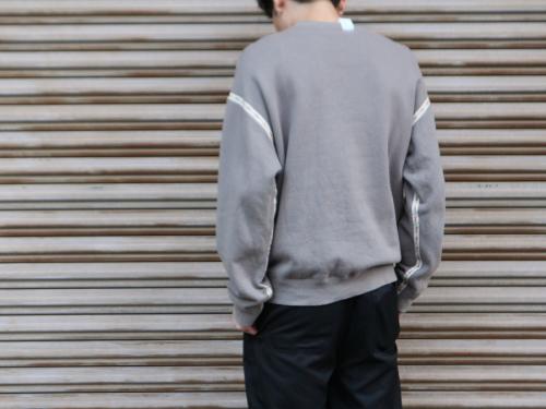 ミスターハリウッドのNECK SWEATSHIRT