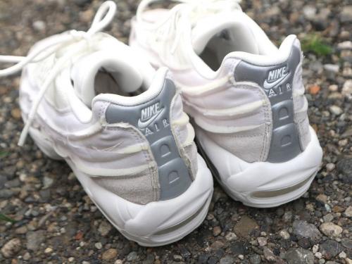 コム デ ギャルソン×ナイキのAIR MAX 95