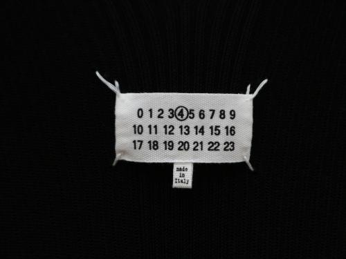 バックオープンニットのマルジェラ　アーティザナル　MM6