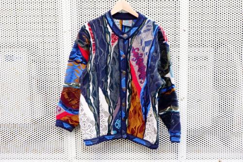 クージーの3Dカーディガン