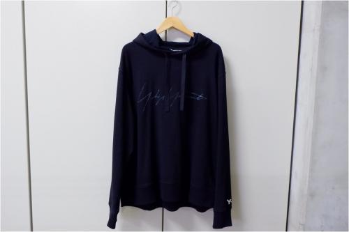 ワイスリーのDISTRESSED SIGNATURE HOODIE