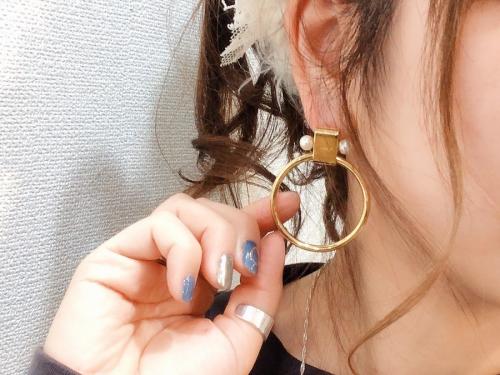 クロエのBRASS HOOP CIRCLE EARRINGS PIERCES