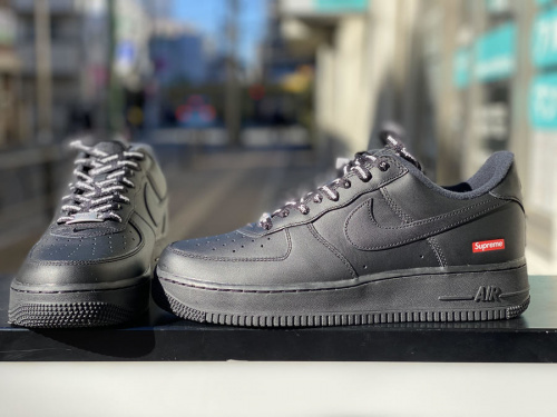 スニーカーのNIKE