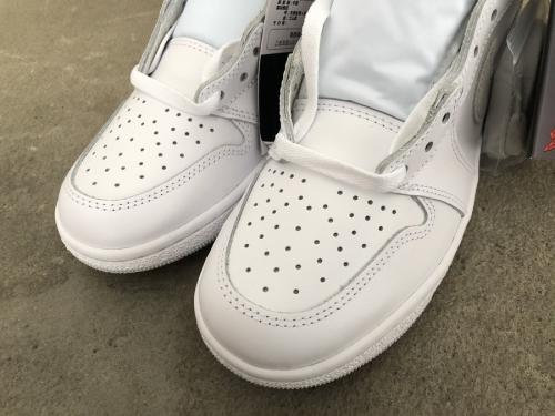 NIKE AIR JORDAN 1 HIGH '85 WHITE/NUTRAL GREY　エアジョーダン 1 ハイ '85 ホワイト/ニュートラルグレーのブランド買取