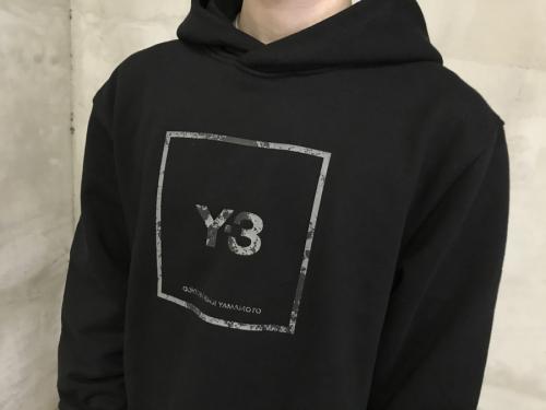 ワイスリーのパーカー