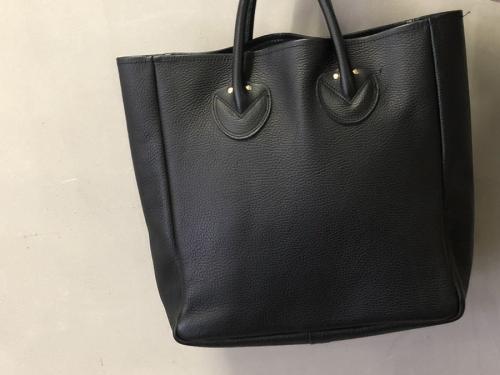 ヤング&オルセン ザ ドライグッズストアのEMBOSSED LEATHER TOTE/エンボスレザートートM