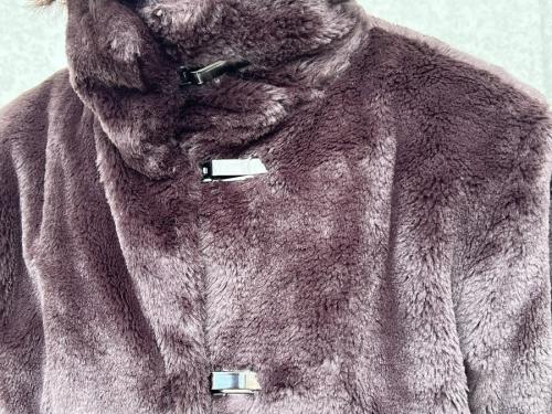 BF8 MANTEAUのエコファーコート