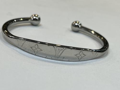 LOUIS VUITTON 　のルイ ヴィトン　