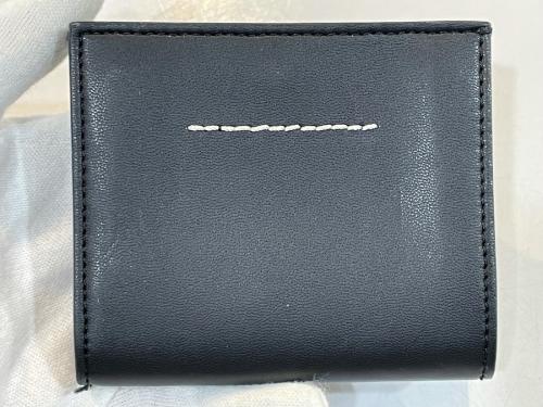 エムエムシックス メゾンマルジェラのナンバリングロゴウォレット