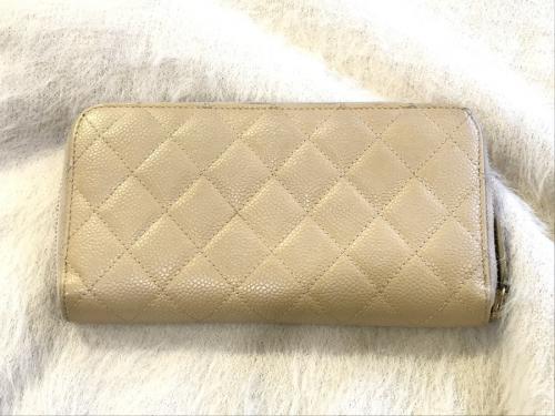 シャネルのキャビアスキンロングウォレット