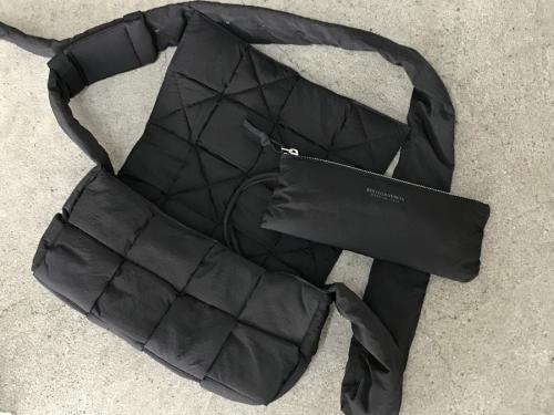 ボッテガベネタのTechカセットバッグ