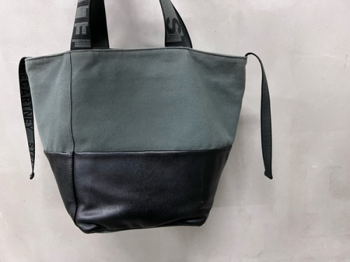 インポートブランドのSTELLA　McCARTNEY