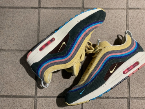 スニーカーのNIKE