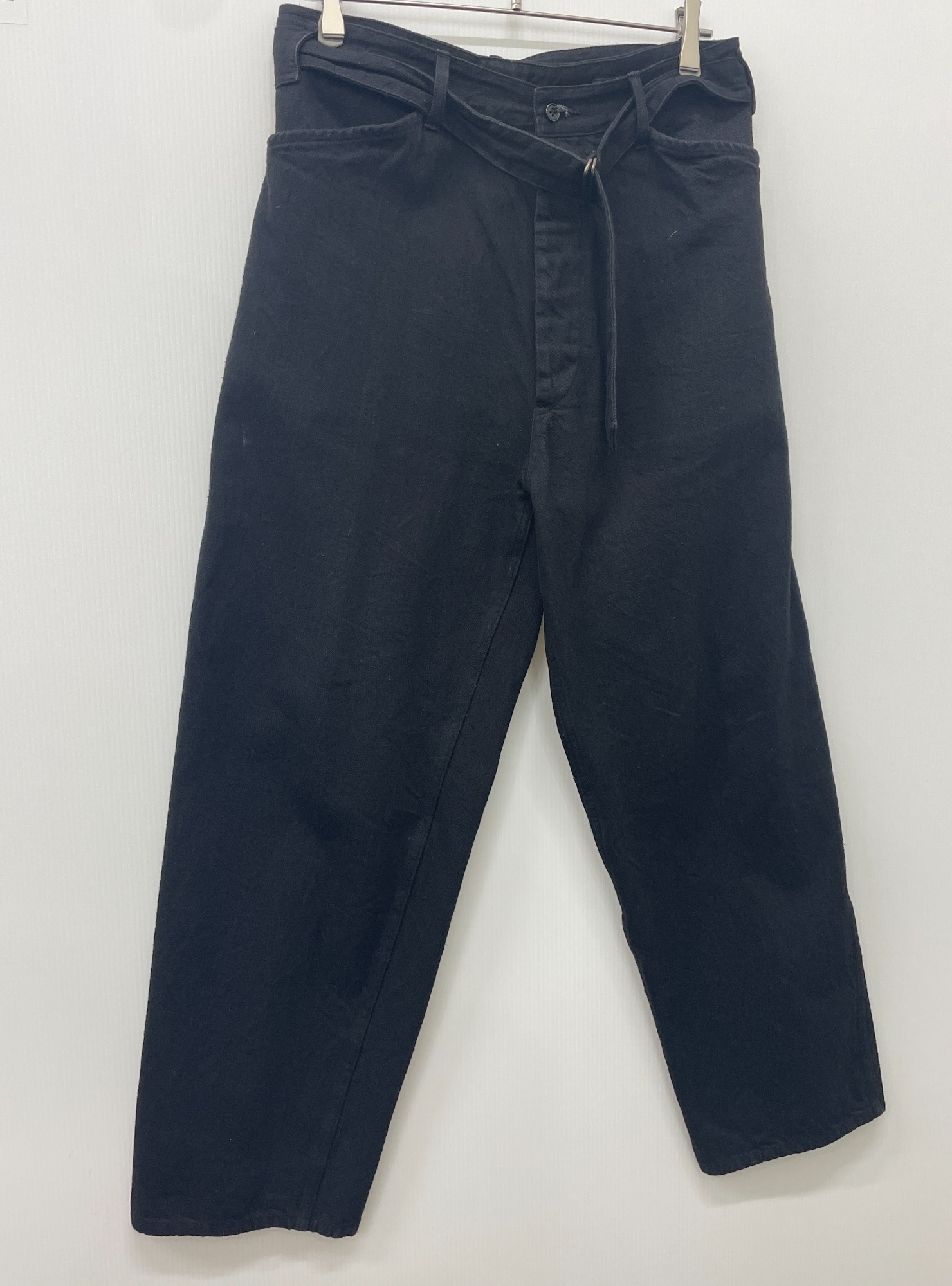 コモリ　ベルテッドデニムパンツ　価格交渉可能　裾上げ済 コモリ ベルテッドデニムパンツ 価格交渉可能 裾上げ済 メンズ