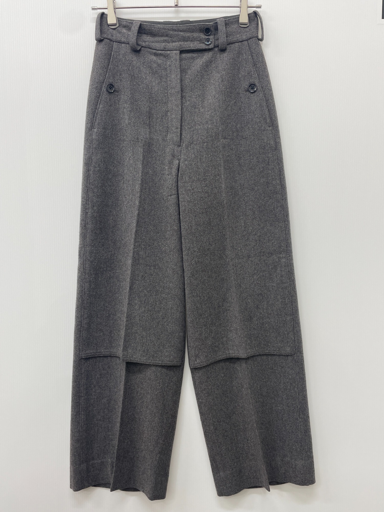 LEMAIRE/ルメール】よりLayered High-Rise Wool-Twill Trousers