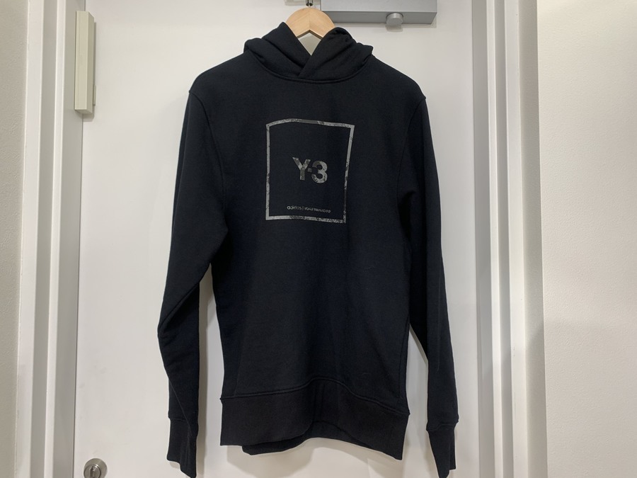 人気ドメスティックブランド【Y-3/ワイスリー】よりグラフィック