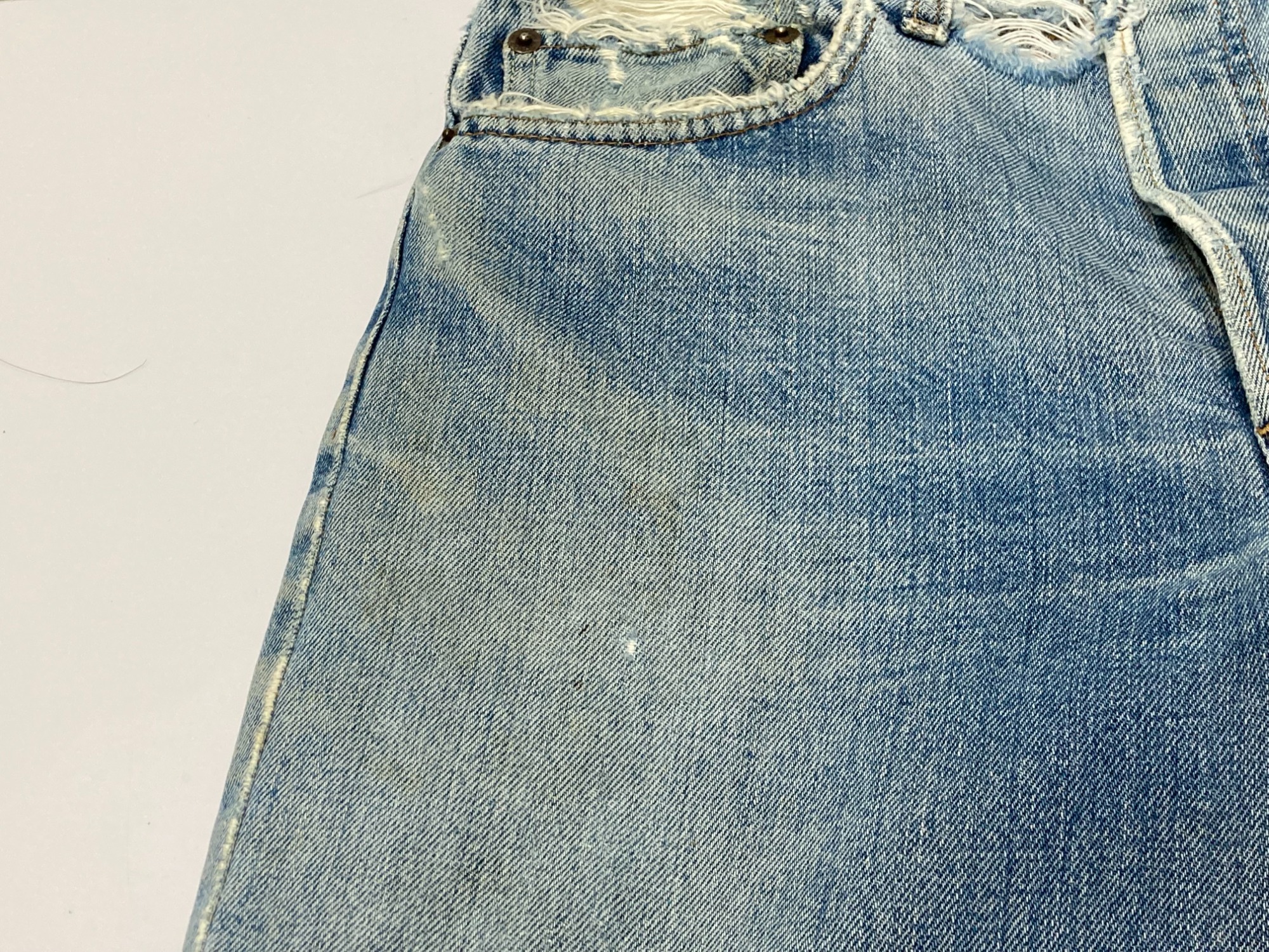 66前期【LEVIS/リーバイス】より ヴィンテージデニムパンツ をご紹介