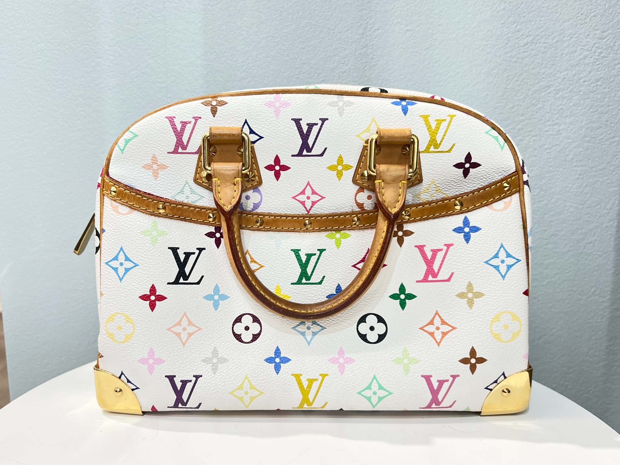 ラグジュアリーブランド【LOUIS VUITTON/ルイヴィトン】よりのマルチ