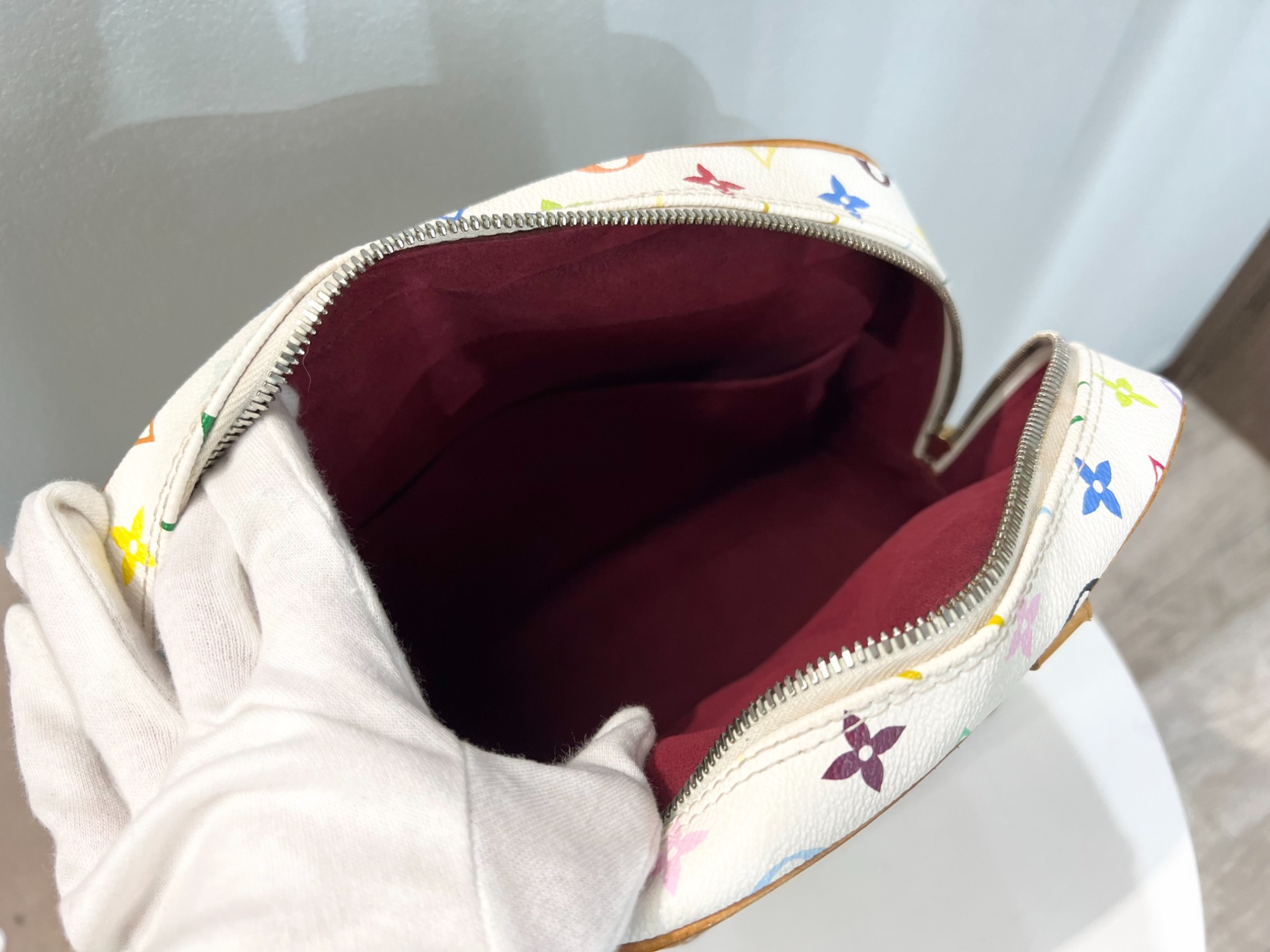 ラグジュアリーブランド【LOUIS VUITTON/ルイヴィトン】よりの