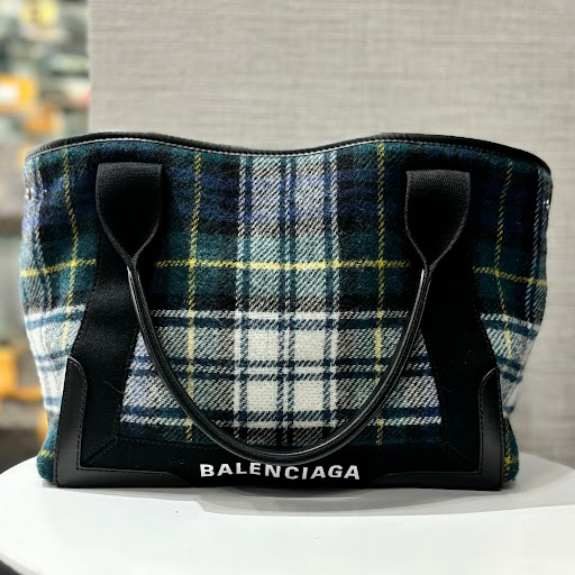 【BALENCIAGA(バレンシアガ) / NAVY CABAS S・ネイビーカバS】 BALENCIAGA/バレンシアガ】より【NAVY CABAS/ネイビーカバS】が