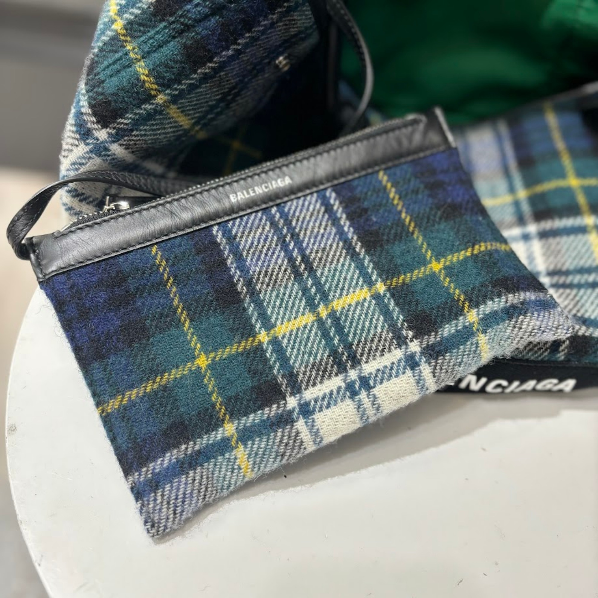 BALENCIAGA/バレンシアガ】より【NAVY CABAS/ネイビーカバS】が