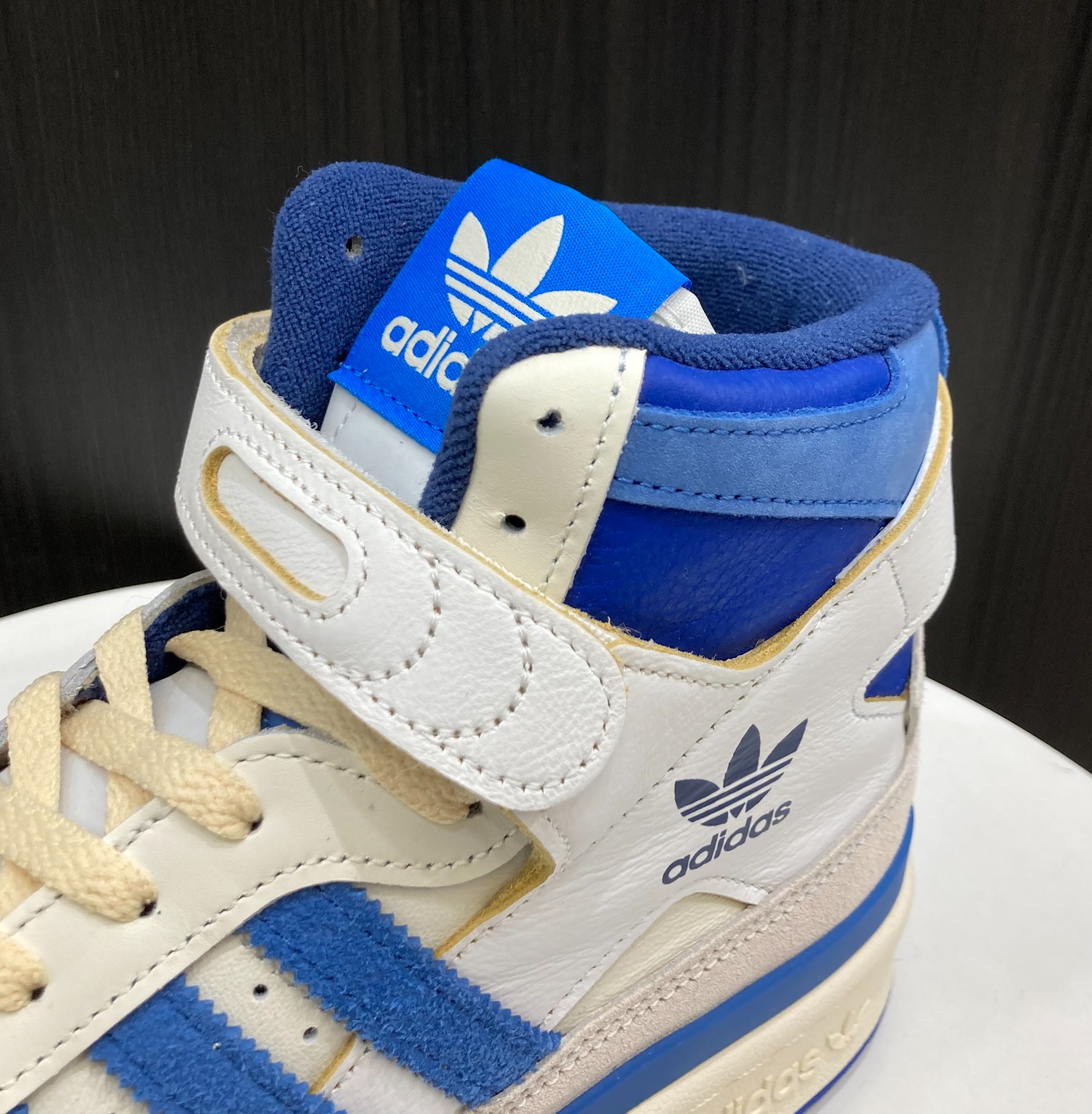 adidas/アディダス】より【FORUM 84 HIGH BLUE THREAD】が買取