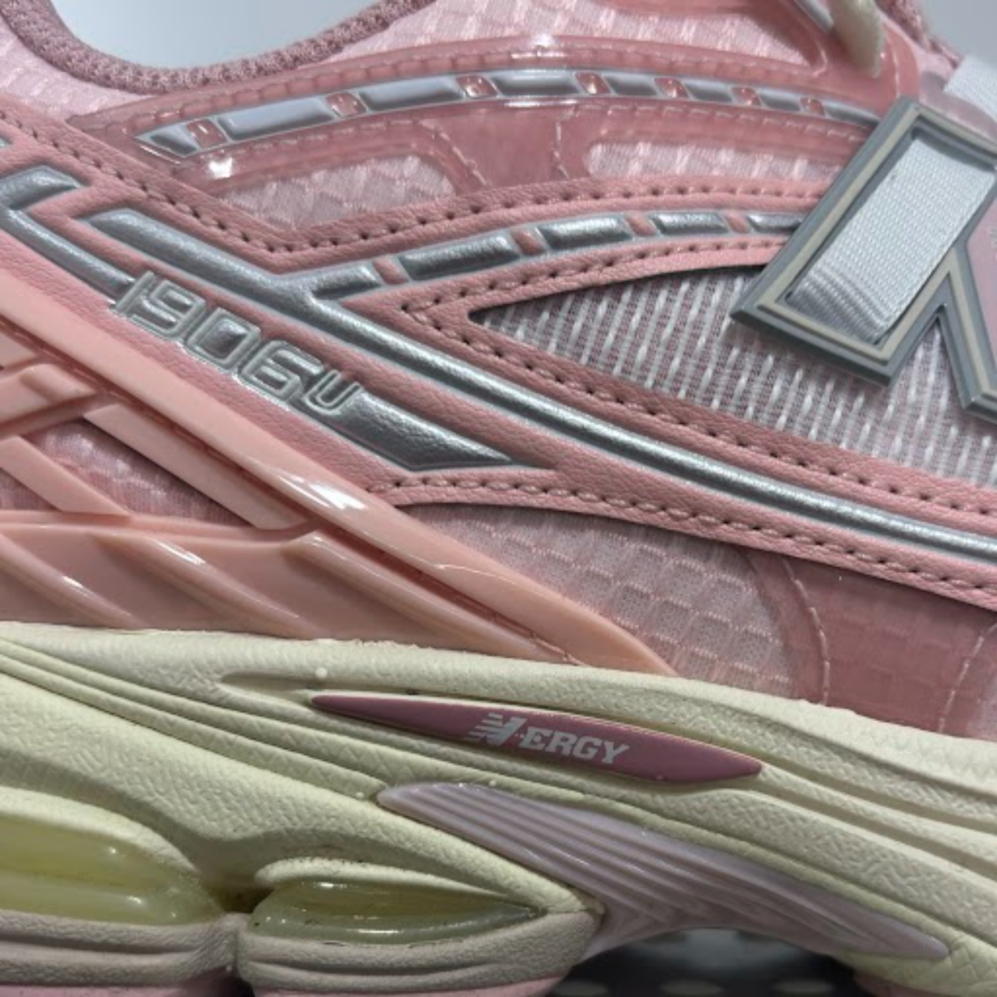 NEW BALANCE /ニューバランス】より 【1906NLN】の買取入荷の
