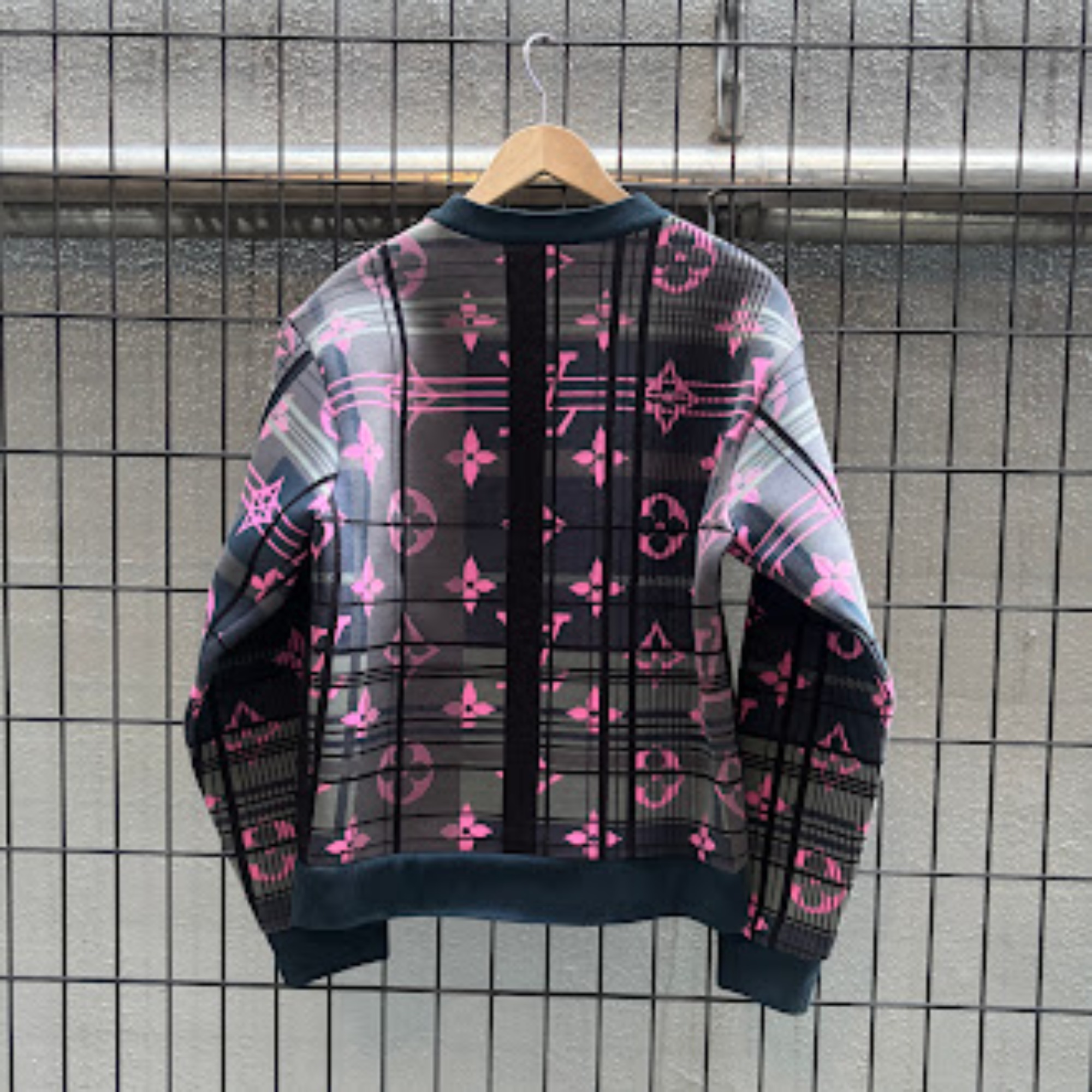 LOUIS VUITTON/ルイ ヴィトン】より【モノグラムジャカードスウェット