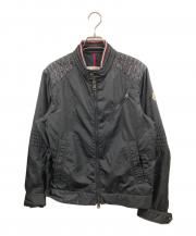 「ラグジュアリーブランドのMONCLER 」