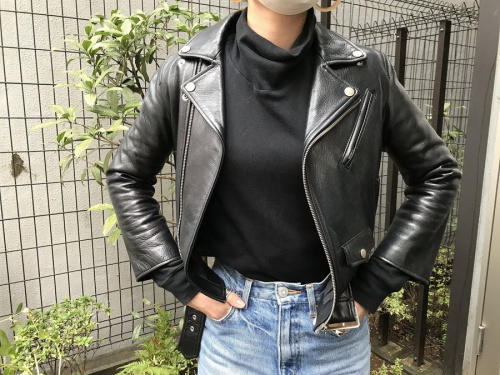 レザーライダースジャケットのレディース