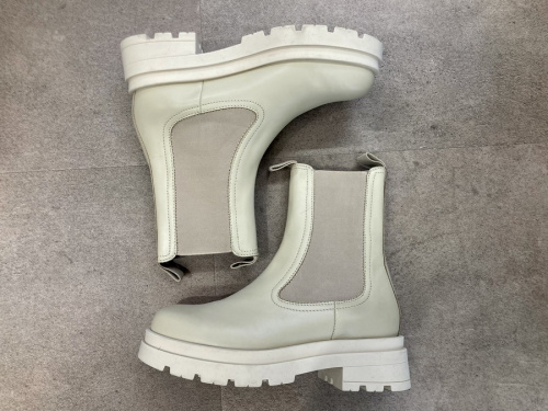 マリタンヴェローナのサイドゴアチェルシーブーツ