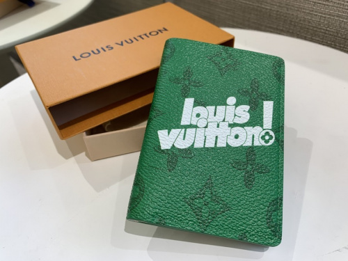 ラグジュアリーブランドのLOUIS　VUITTON