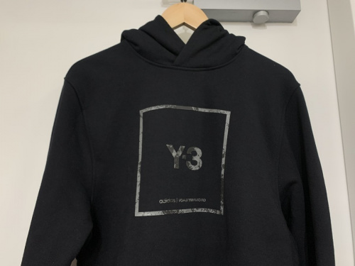 ワイスリーのY-3グラフィックパーカー　