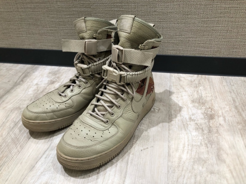 スニーカーのNIKE