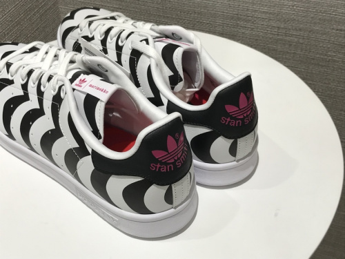 MARIMEKKO STAN SMITHの八王子　買取