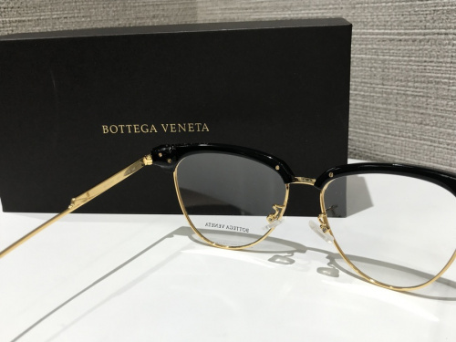 ボッテガベネタのアイウェア