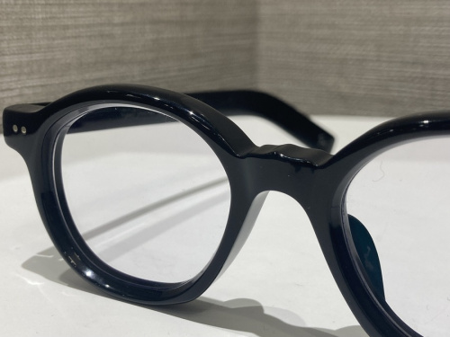 ギュパールのNoir　アイウェア