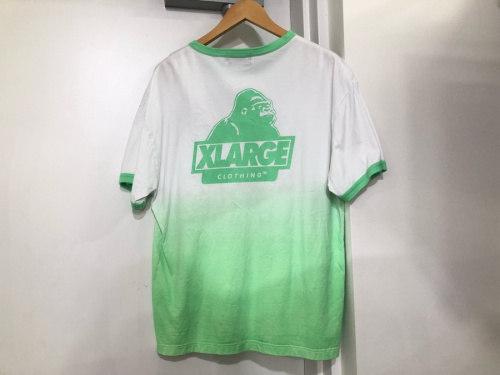 エクストララージのTシャツ　ストリート