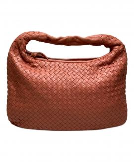 「ラグジュアリーブランドのBOTTEGA VENETA 」