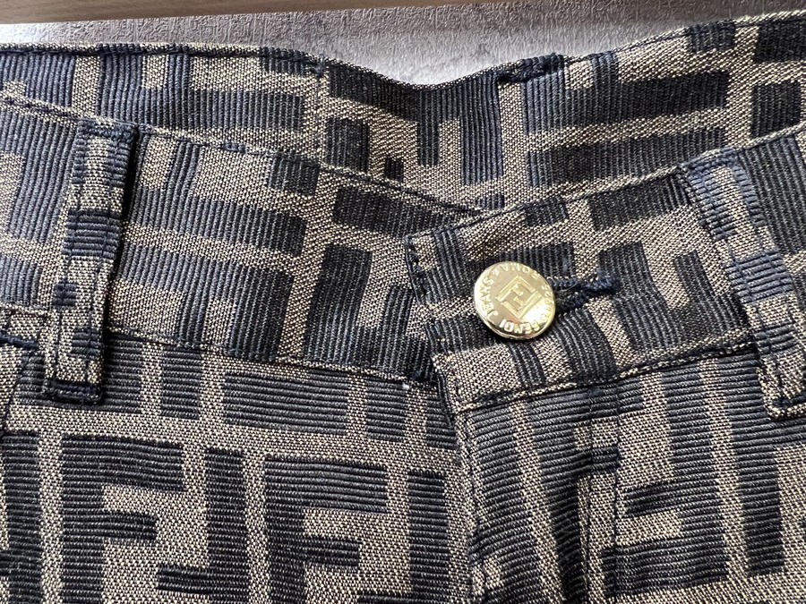 ヴィンテージアイテム【FENDI/フェンディ】よりヴィンテージズッカ柄 