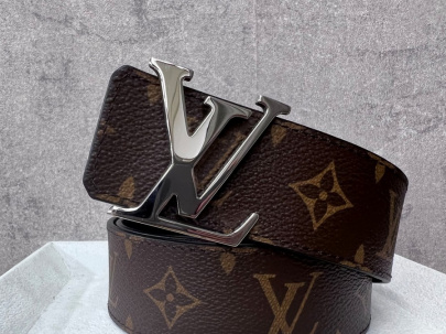 「ラグジュアリーブランドのLOUIS　VUITTON 」