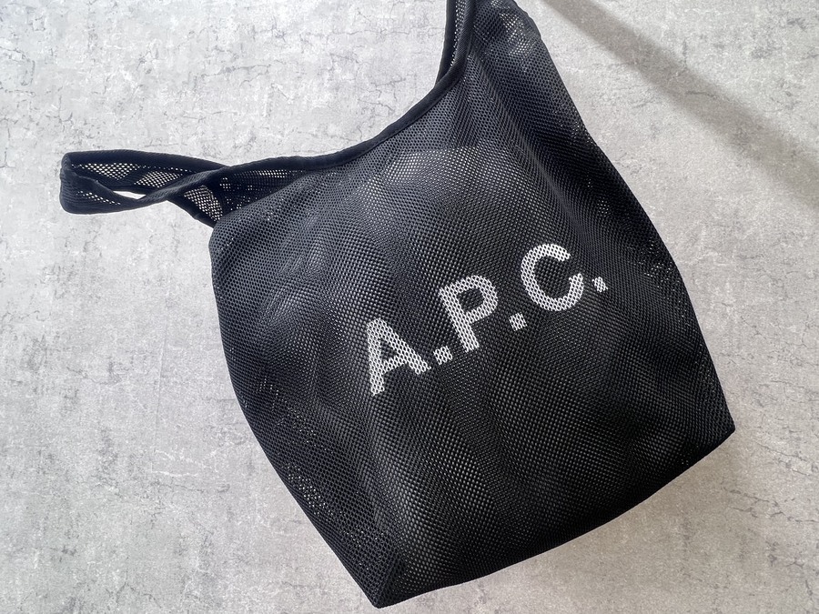 ミニマルブランド【A.P.C/アーペーセー】よりロゴメッシュトートバッグ 