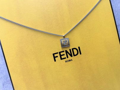 「インポートブランドのFENDI 」