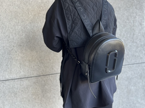 MARC JACOBSのマークジェイコブス